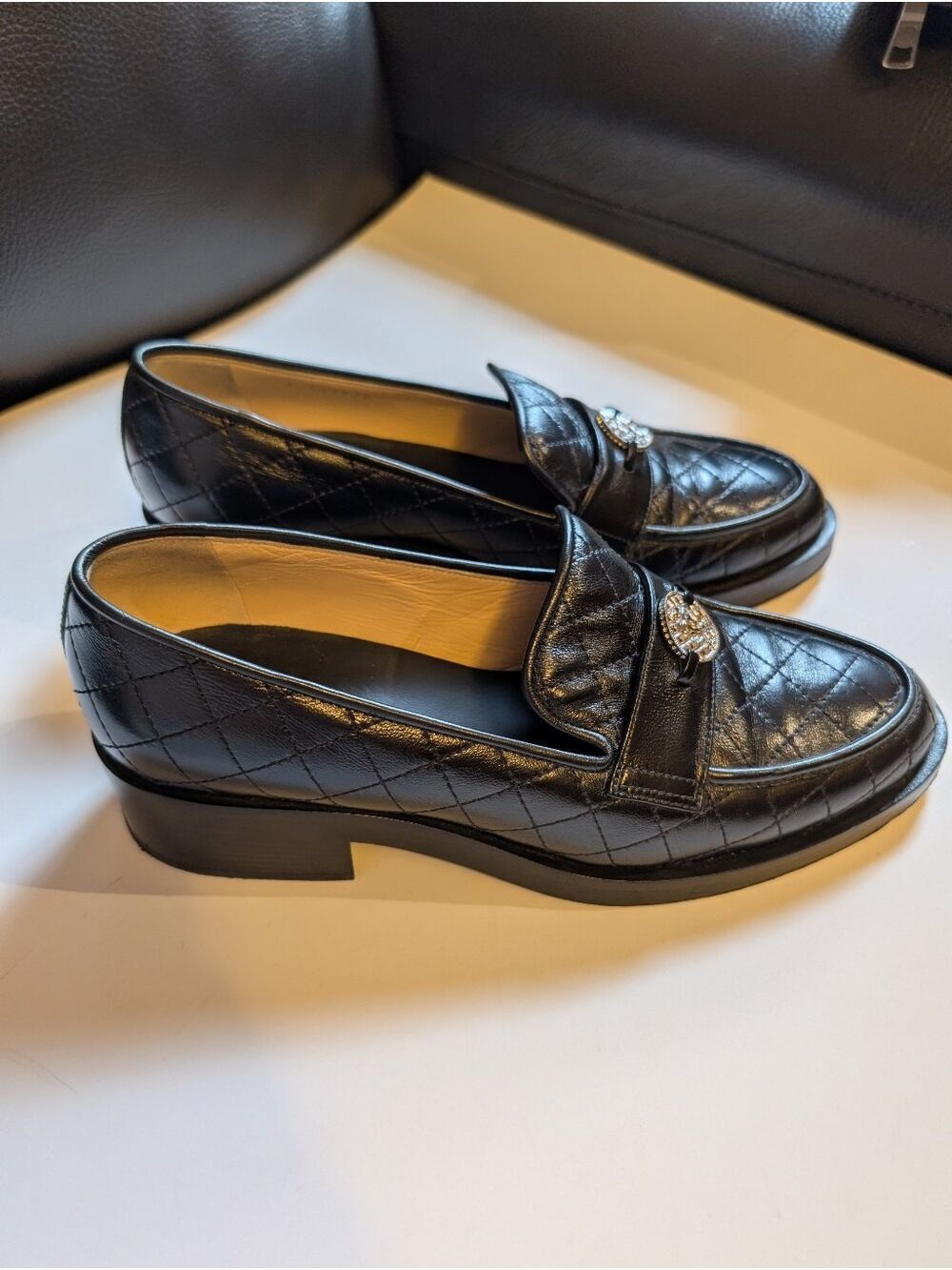 Chanel Quilted Lambskin Coin Loafers Size 39 In EUC - Picture 2 of 15